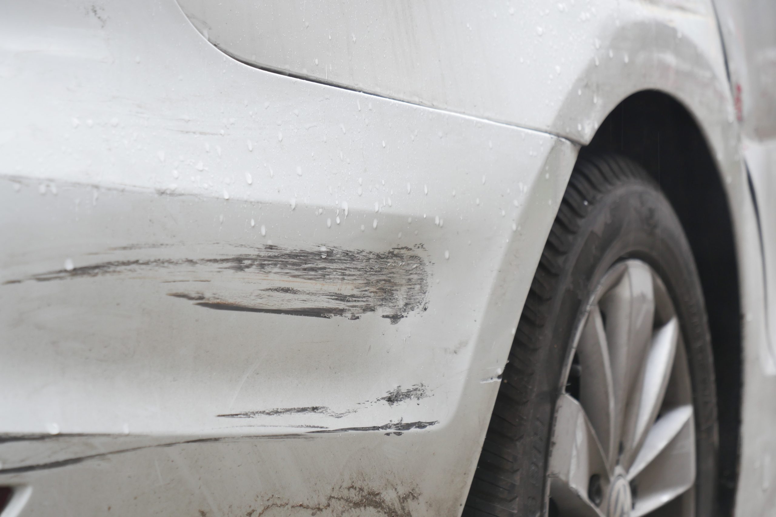 How Do Mobile Scratch Repairs Compare to Traditional Methods?